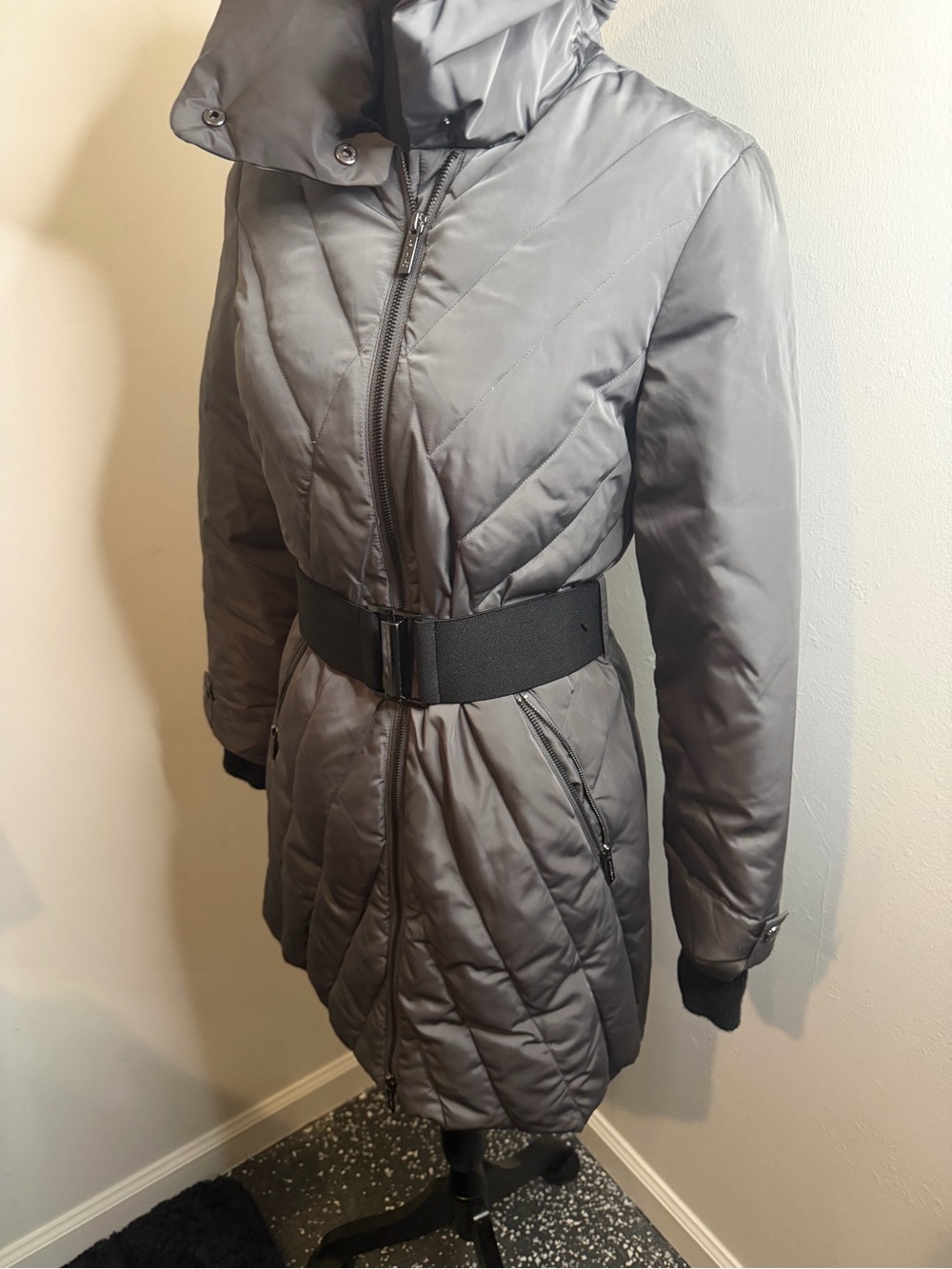 ⭐️ NWOT Calvin Klein Gray Quilted Belted Puffer Coat with High Collar - Picture 2 of 5